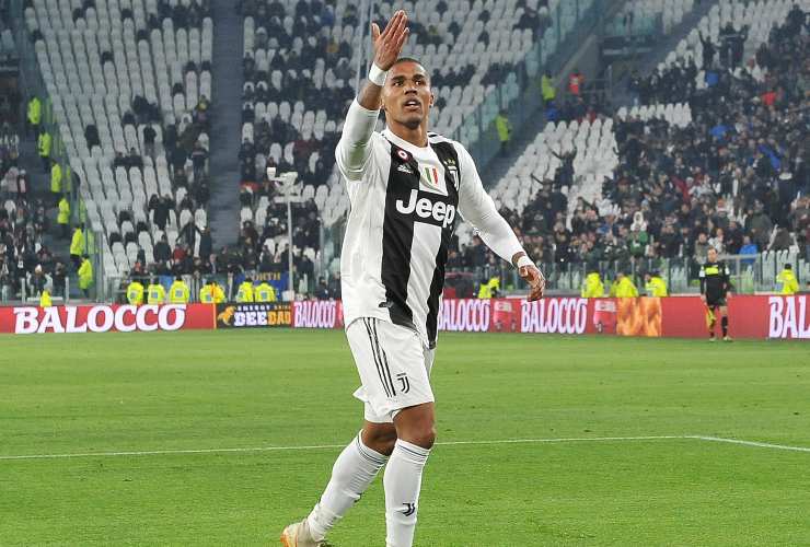 Douglas Costa vuole la Juve