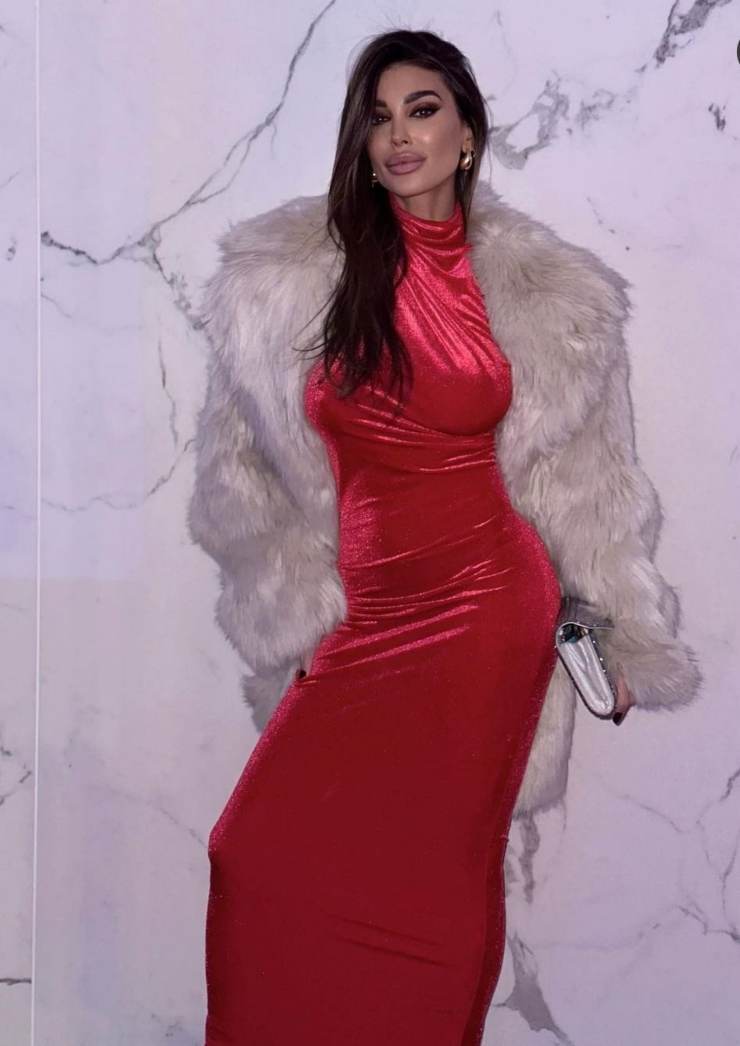 Cristina Buccino come Jessica Rabbit: un attentato ai fan