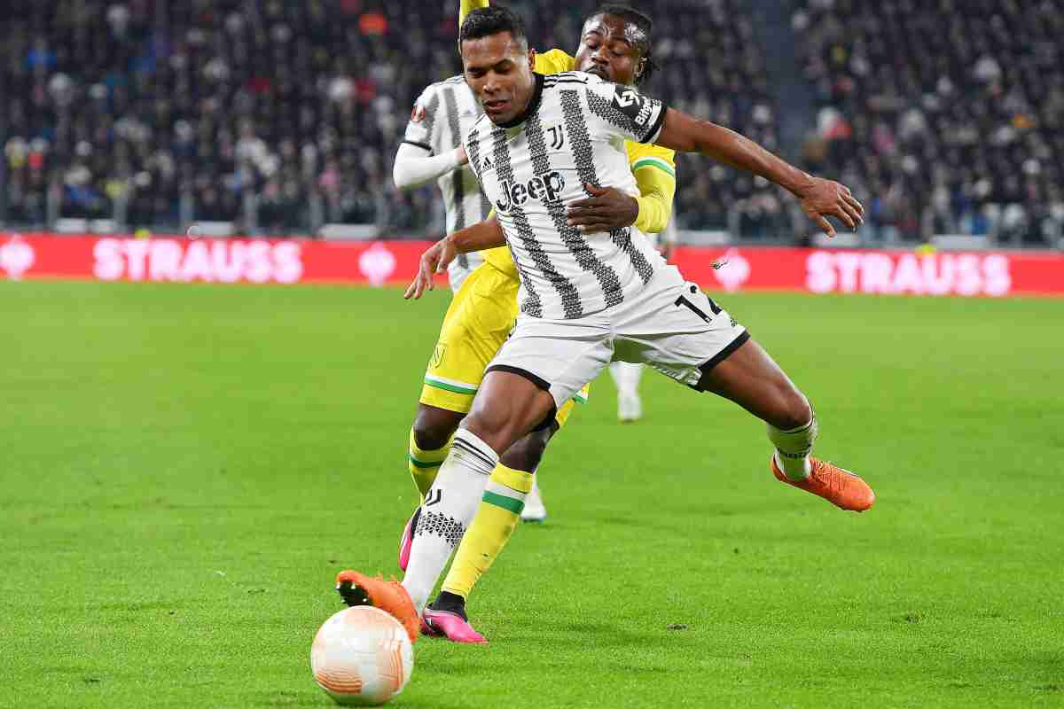 Futuro di Alex Sandro stravolto: colpo di scena Juventus