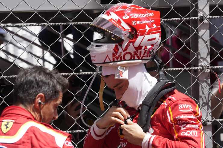 Leclerc regala casco a famiglia Bianchi