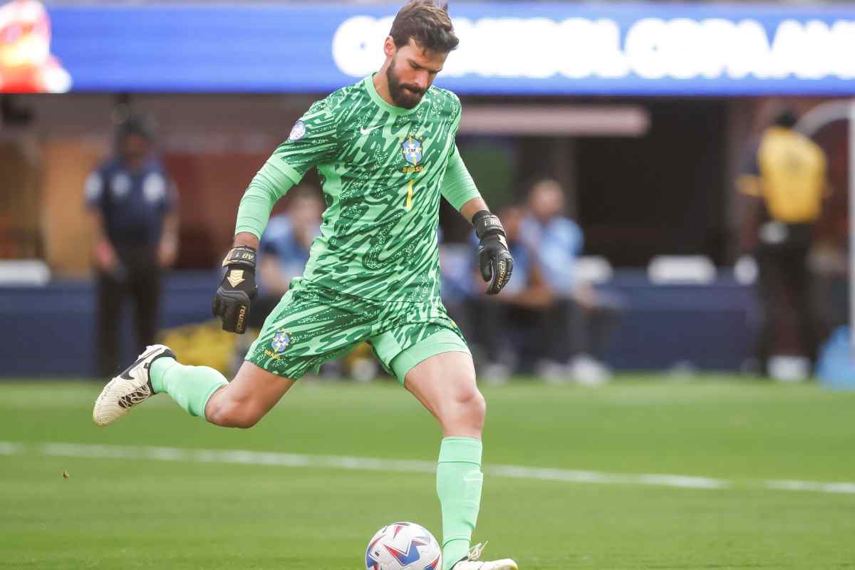 Alisson al posto di Szczesny, clamoroso: ribaltone ad un passo dal gong