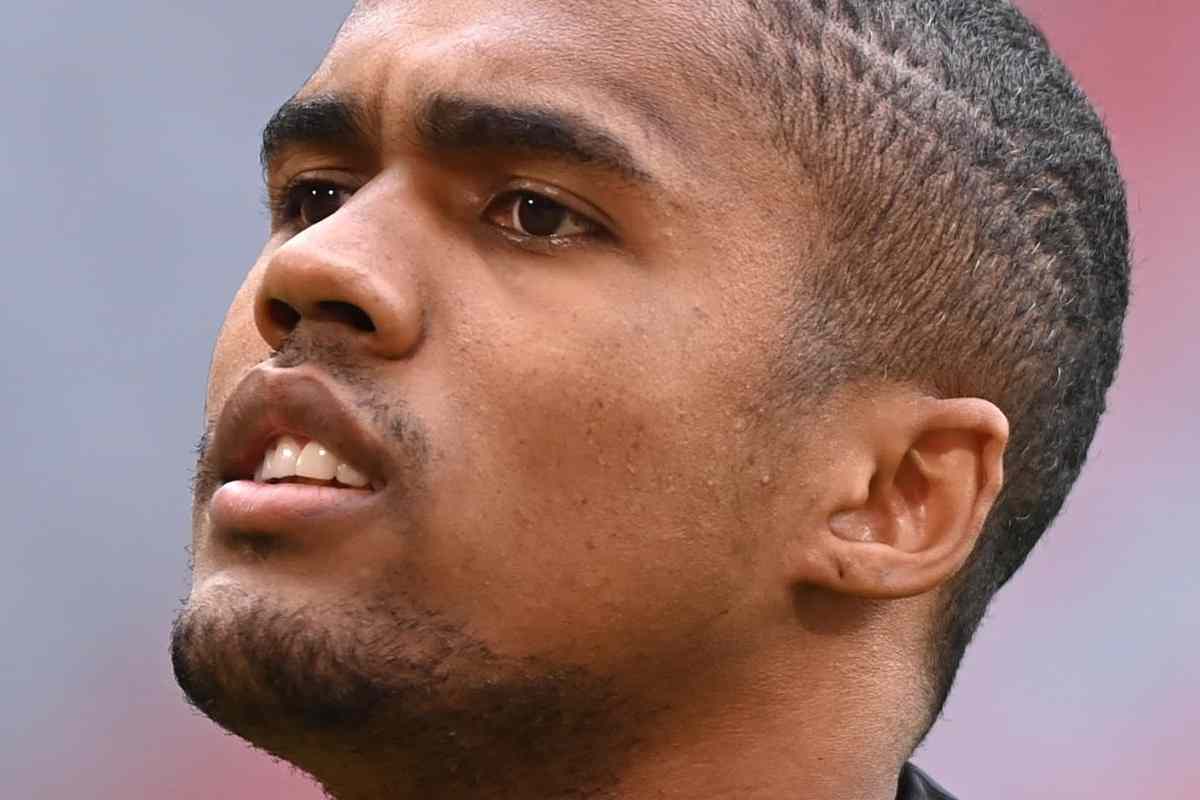 L'ex Juve Douglas Costa rescinde con il Fluminense