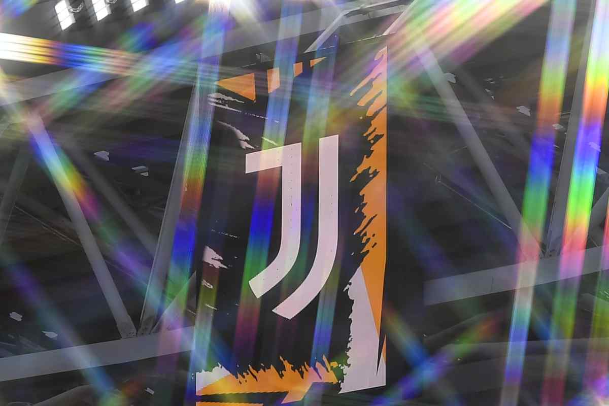 Il logo della Juventus all'Allianz Stadium di Torino