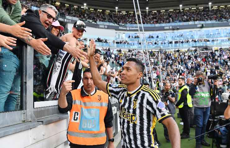 Alex Sandro torna in Brasile