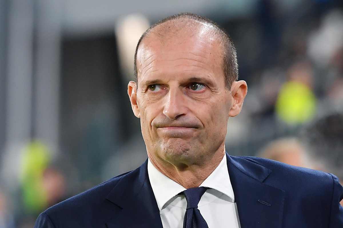 Primo piano di Max Allegri con espressione perplessa