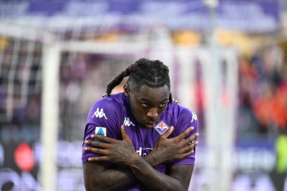 Moise Kean esulta dopo un gol con la Fiorentina