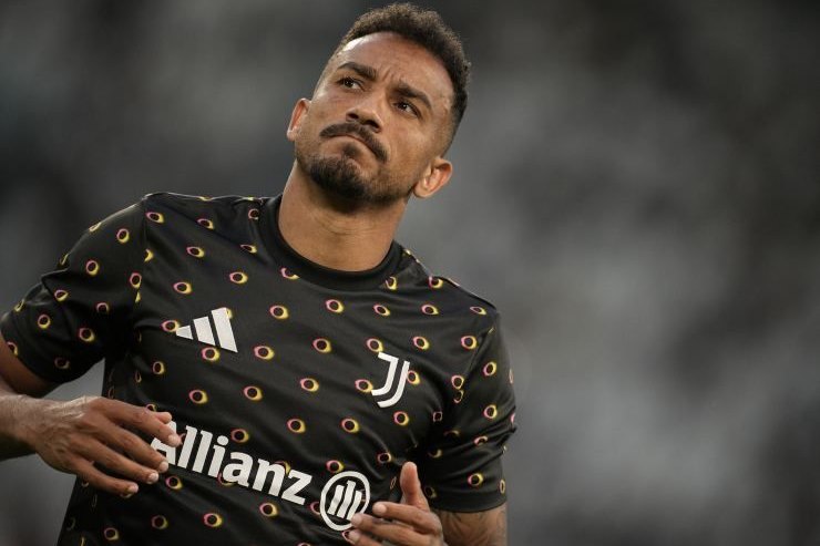 Danilo, futuro in bilico: Napoli e Fenerbahçe monitorano il capitano della Juventus