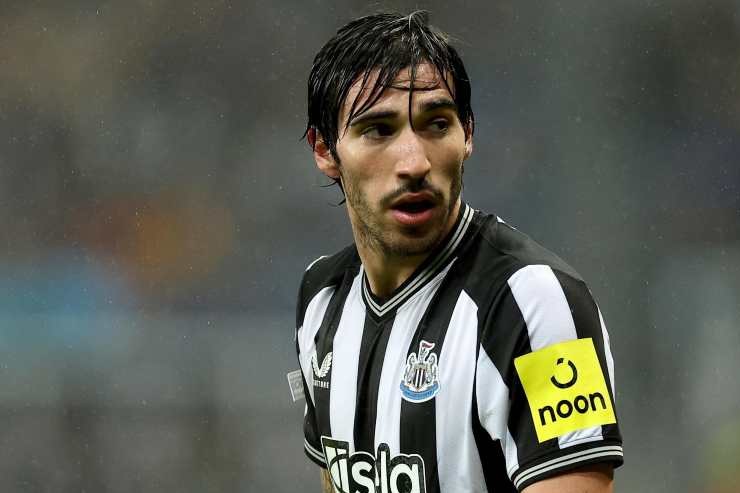 Tonali-Newcastle: rottura in vista, il centrocampista sogna l’Italia