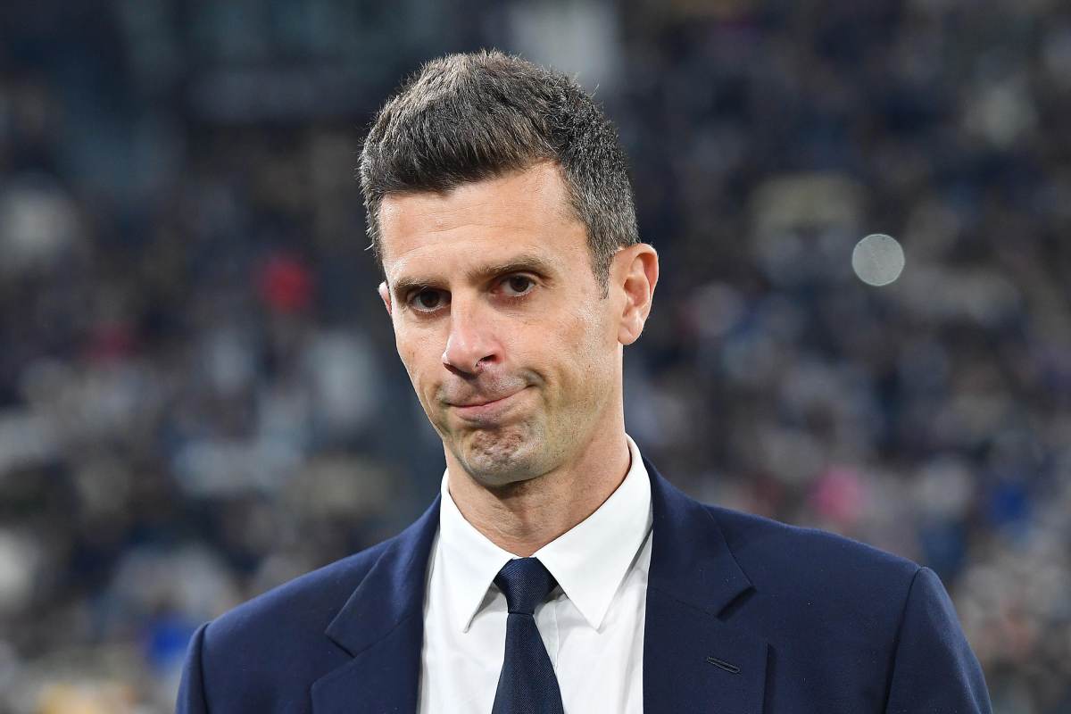 Primo piano di Thiago Motta perplesso