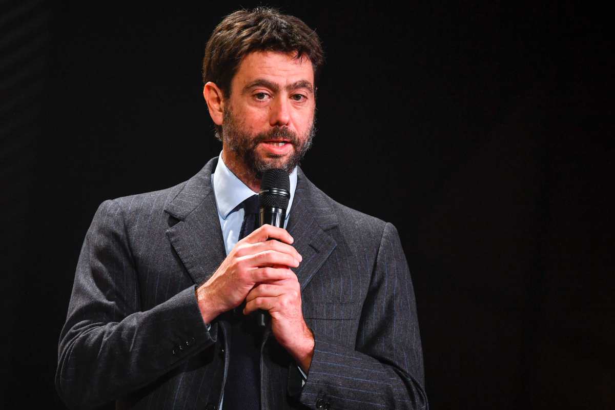 Andrea Agnelli con il microfono tra le mani