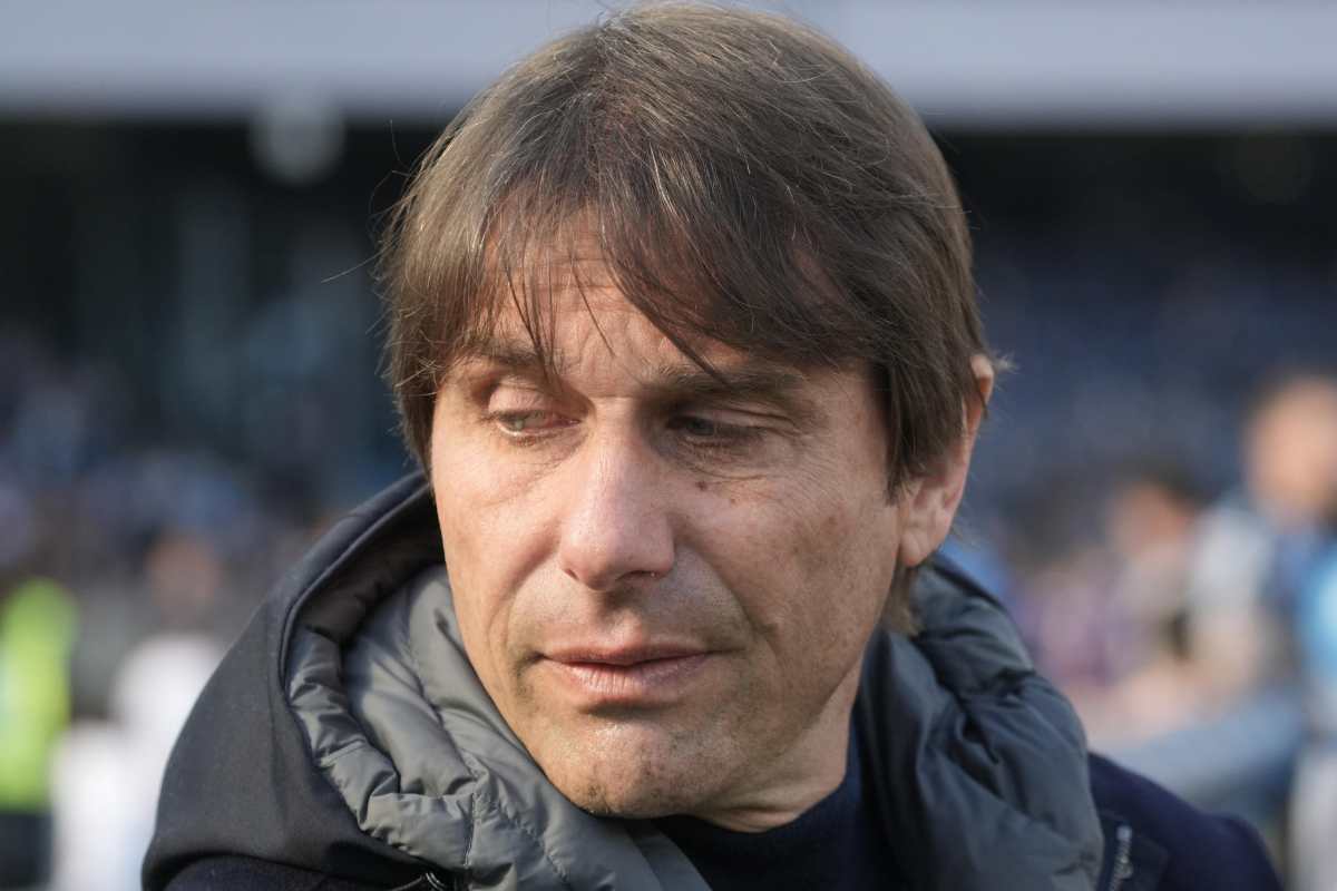 Conte con sguardo perplesso