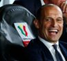 Max Allegri sorride in panchina